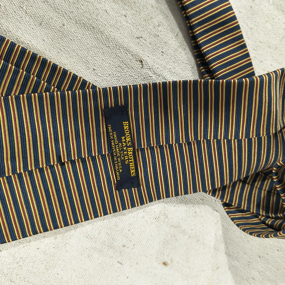 Brooks Brothers Men's Navy and Gold Horizontal Striped Silk Tie 58